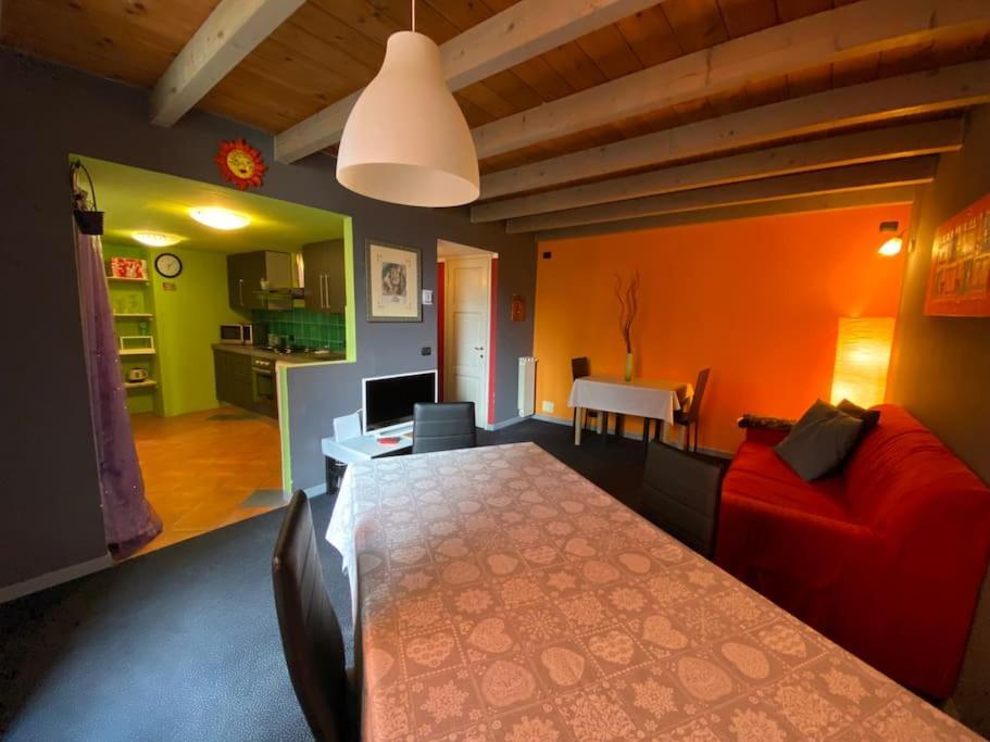 Ferienwohnung Rainbow House Intra Exterior foto