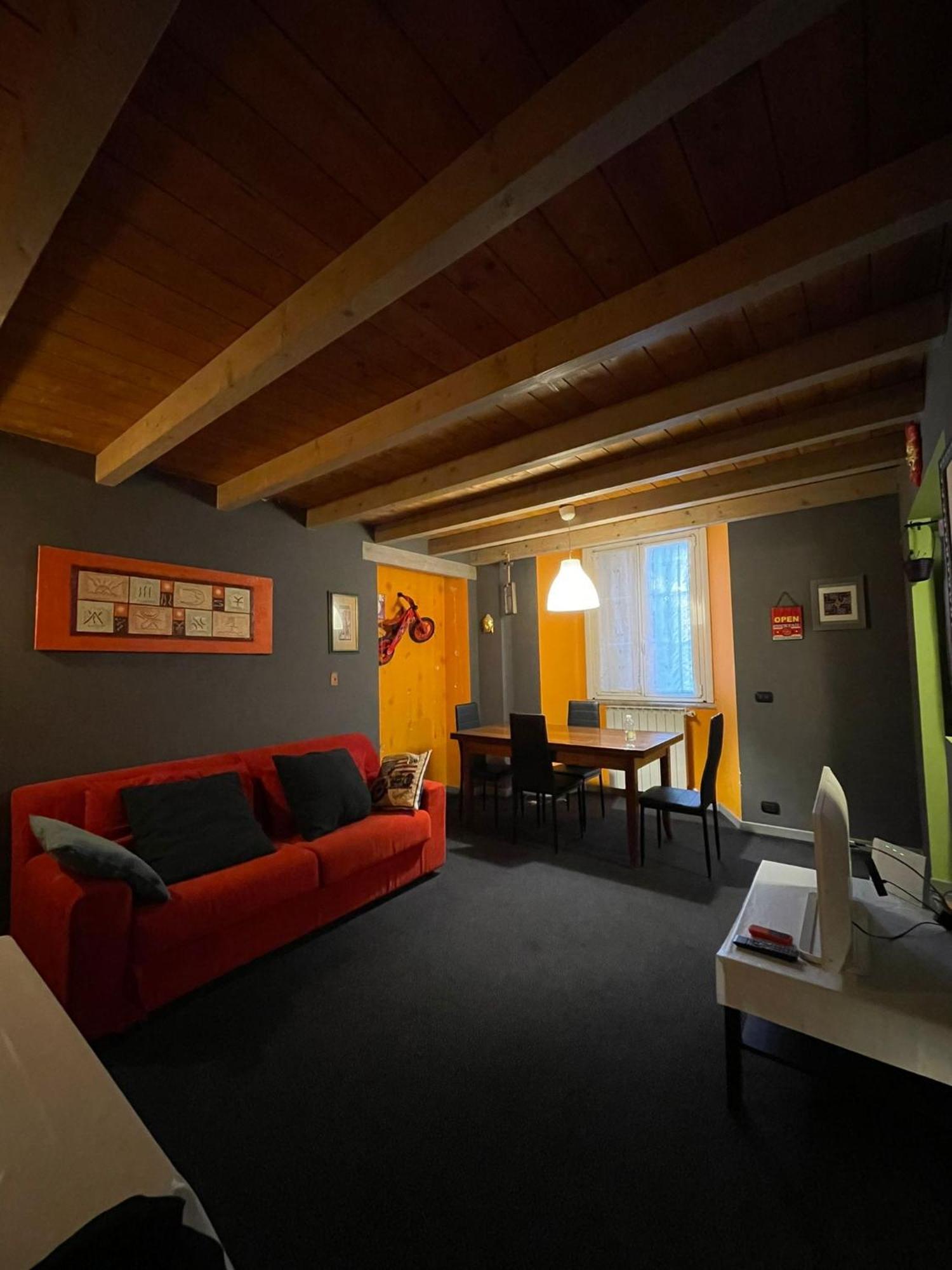 Ferienwohnung Rainbow House Intra Exterior foto